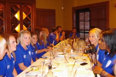 teamdinner610.jpg